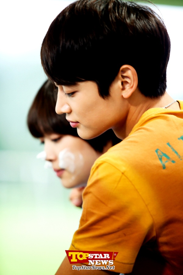 minho-me-man-doi-chan-cua-sulli