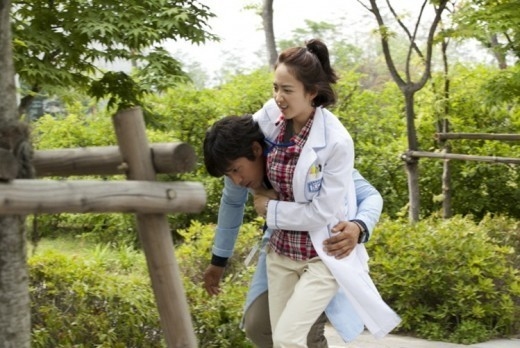 tinh-dich-cua-soo-young-quyen-ru-voi-dam-do