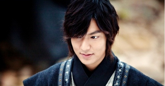 Vợ chồng chuyển giới vẫn qua mặt Lee Min Ho