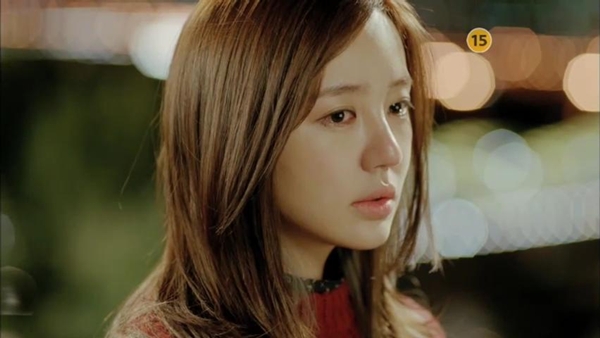 Yoon Eun Hye mòn mỏi chờ đợi mối tình đầu