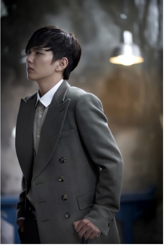Yoo Seung Ho vật v&atilde; v&igrave; thất t&igrave;nh 1