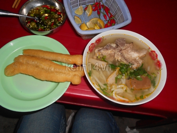 da-nang-di-an-banh-canh-xuong-cha-ca-loc