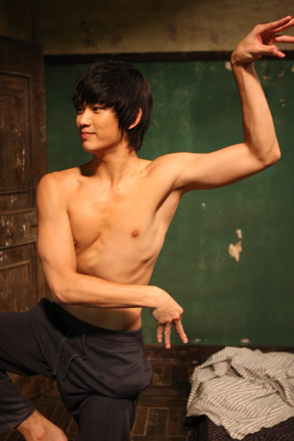 sieu-trom-kim-soo-hyun-tao-dang-khodo