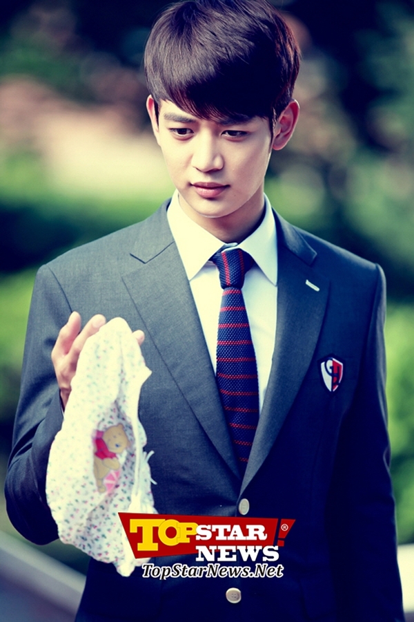 minho-lung-tung-nhat-quan-chip-cho-sulli