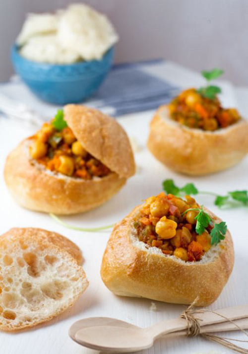 dam-da-sac-nam-phi-trong-ca-ri-bunny-chow
