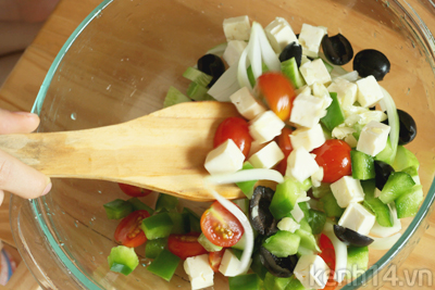 thuong-thuc-salad-hy-lap-la-mieng-ngon-lanh