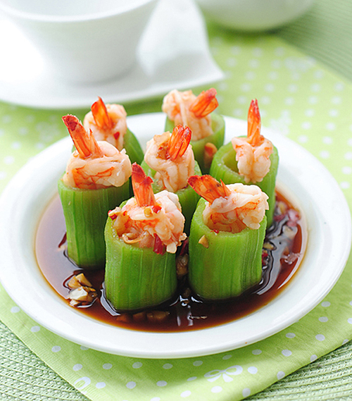 Tôm hấp mướp xanh mướt ngon ngon 7