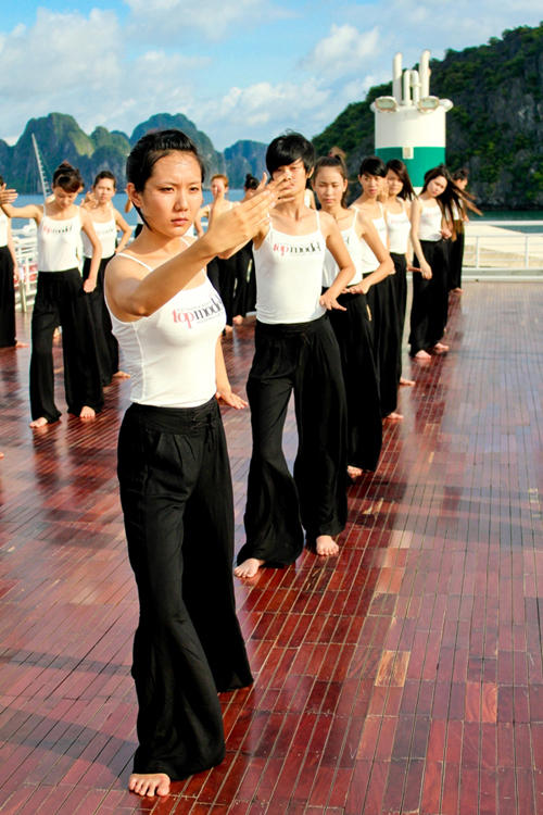 giam-khao-xuan-lan-bat-thi-sinh-doi-dia-len-dau