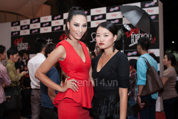 boc-mac-trang-phuc-tham-do-tai-dep-fashion-runway