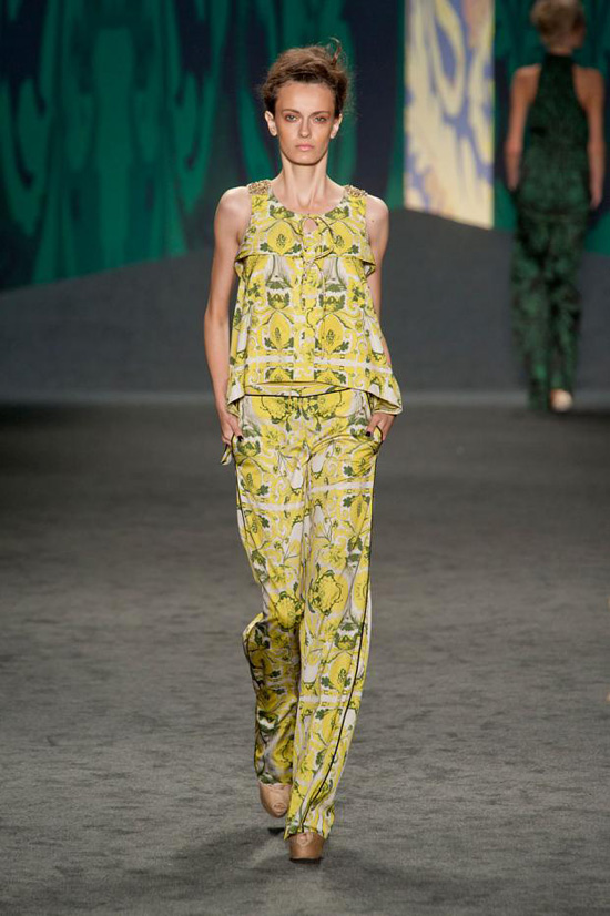 ngam-10-bst-dinh-nhat-nyfw-xuanhe-2013