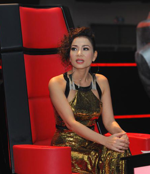 thi-sinh-the-voice-hoc-hlv-mac-dep