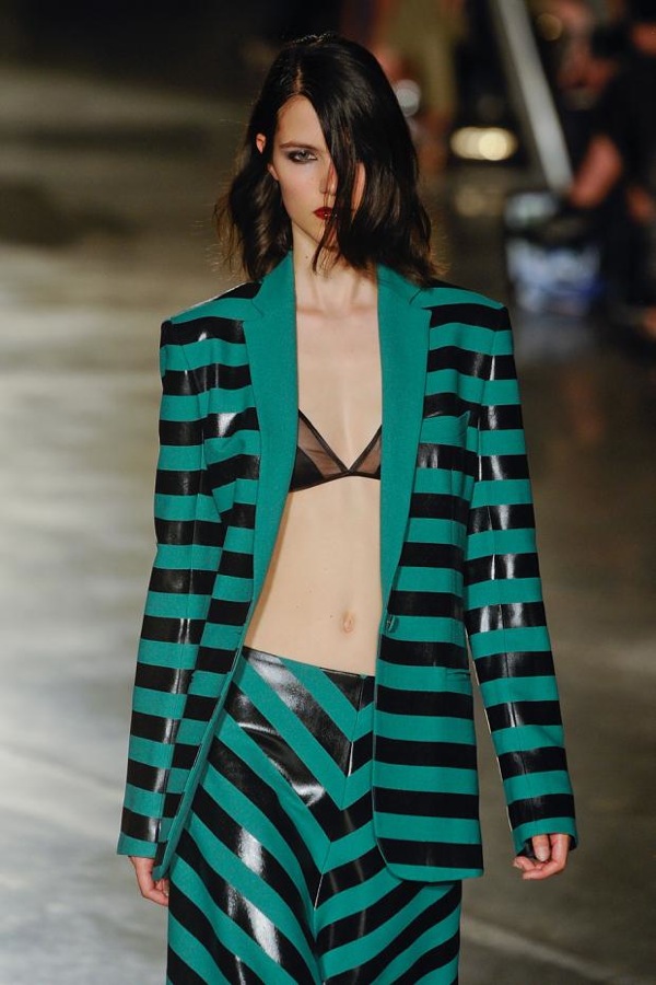 don-dau-xu-huong-thudong-cung-london-fashion-week