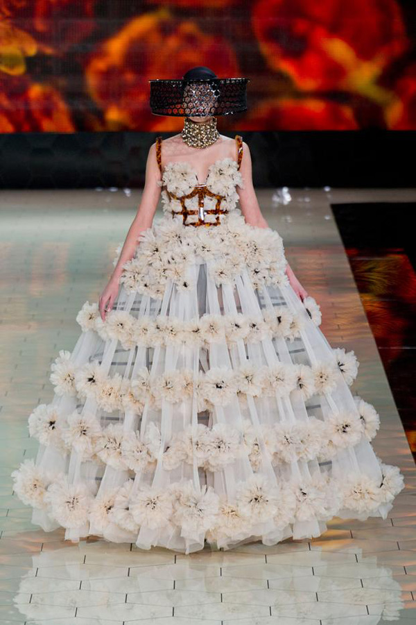 thang-hoa-cung-10-bst-noi-bat-tai-pfw-2013
