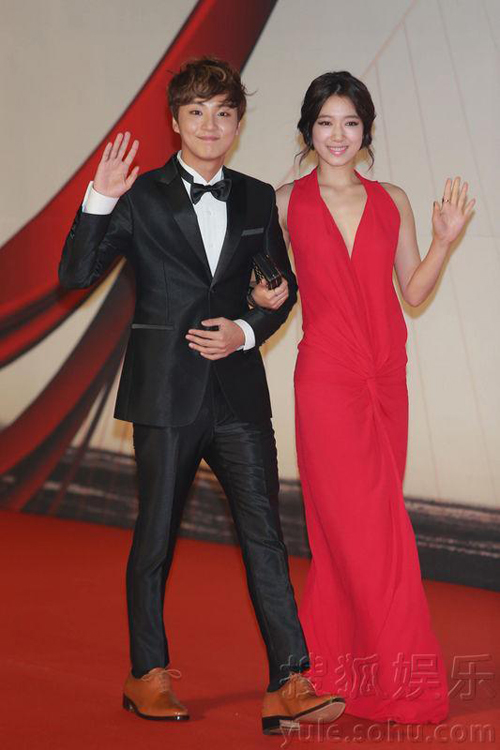 Moon Chae Won là "nữ hoàng thảm đỏ" của Kbiz 2012 5