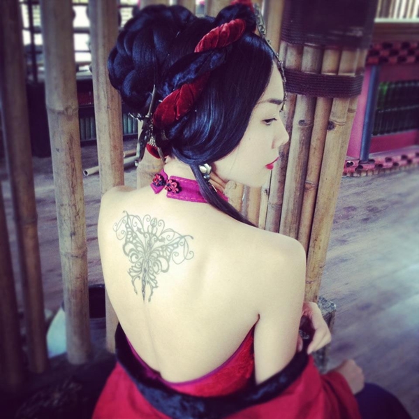 Hình xăm họa tiết mini cặp ở tay cho nam nữ. - Tattoo Gà