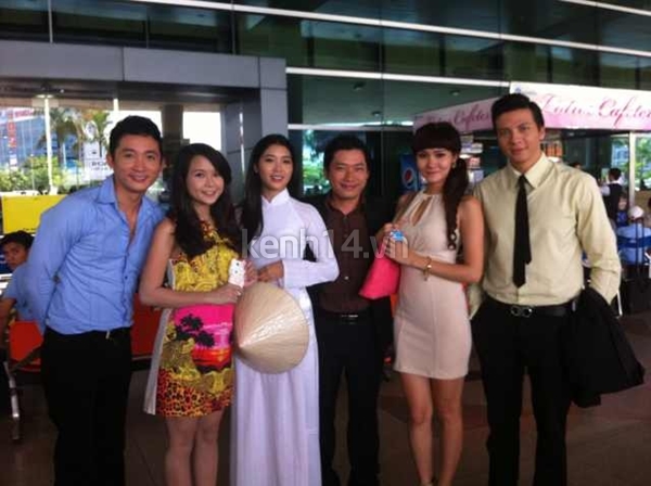 sam-vuong-loi-nguyen-sapphire-van-rat-xinh-tuoi