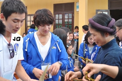Những sao Hàn âm thầm sang Việt Nam làm từ thiện 10