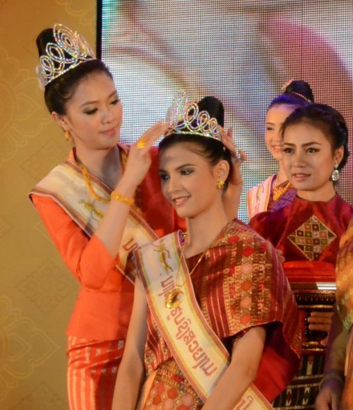 Ngắm nhan sắc tựa nữ thần của Hoa hậu Lào  4