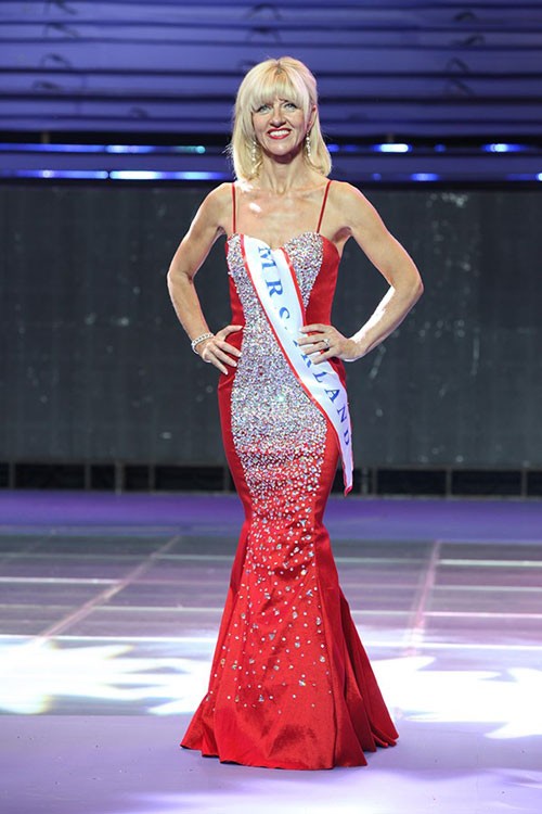 Lộ ảnh c&aacute;c quốc gia kh&aacute;c bị nhầm t&ecirc;n tại Mrs World 2013 6