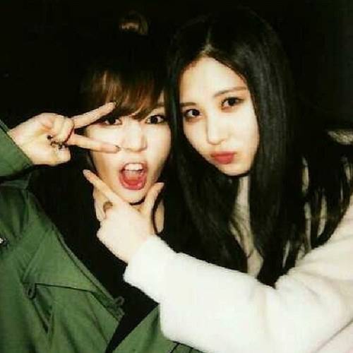 Sunny (SNSD) nhí nhố mừng năm mới với Seohyun và Tiffany 1