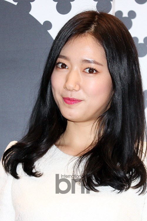 Park Shin Hye đẹp tinh khôi như tiểu thư trong sự kiện 4