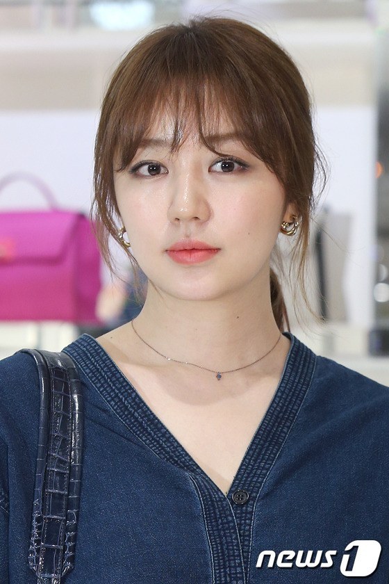 Yoon Eun Hye giản dị nhưng vẫn nổi bật trong sự kiện 7