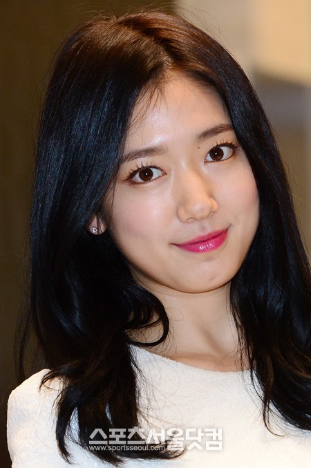 Park Shin Hye đẹp tinh khôi như tiểu thư trong sự kiện 2