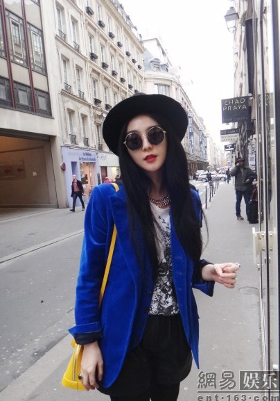 Phạm Băng Băng đi dạo nhưng vẫn s&agrave;nh điệu 3