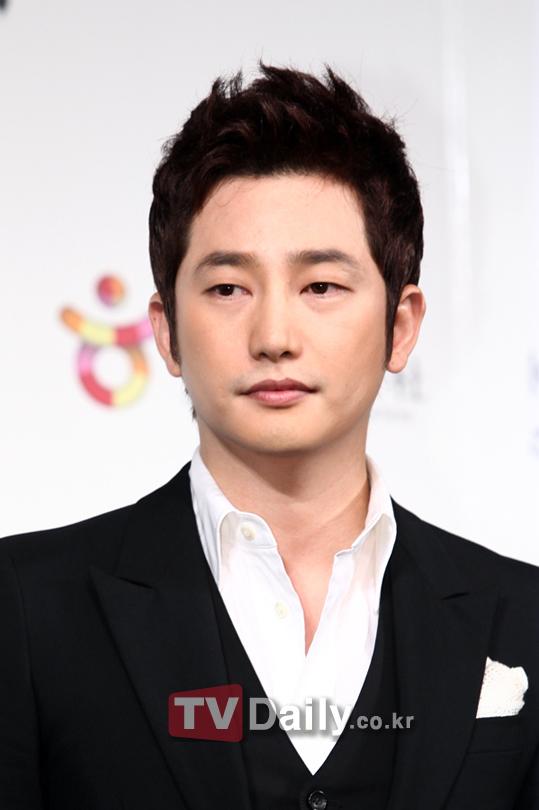 Nạn nhân A công khai đoạn tin nhắn với bạn Park Shi Hoo 1