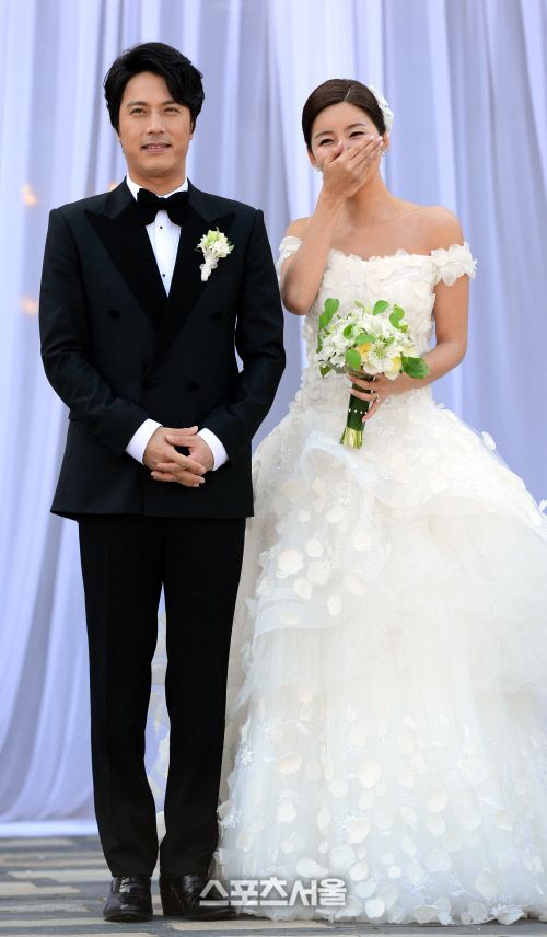 Dàn sao khủng nô nức trong đám cưới Han Jae Suk - Park Sol Mi  8