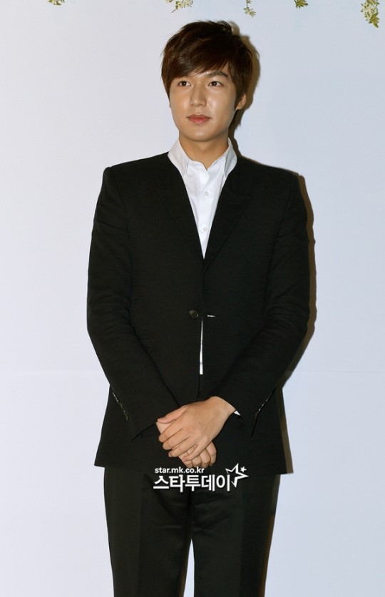 Dàn sao khủng nô nức trong đám cưới Han Jae Suk - Park Sol Mi  21