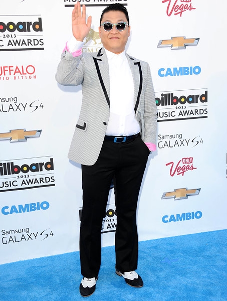 Justin "bỏ" Selena một mình trên thảm xanh "Billboard Music Awards 2013" 33