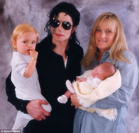 Hé lộ nguyên nhân con gái Michael Jackson tự tử 4