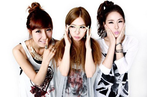 Sao nữ H&agrave;n bị bắt v&igrave; ăn cắp &aacute;o gi&aacute; 5,6 triệu đồng 2