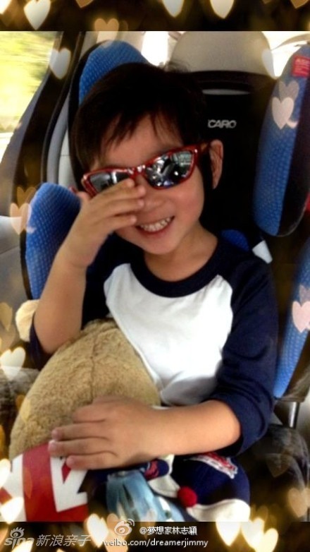 Quý tử 4 tuổi của Lâm Chí Dĩnh tập nhảy cực "pro" 11