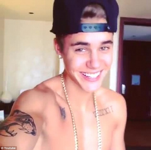 Justin Bieber phấn khích đăng clip ngực trần  5