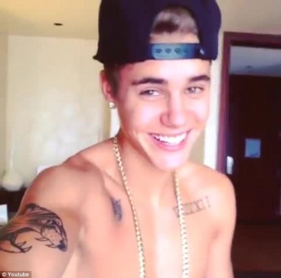 Justin Bieber phấn khích đăng clip ngực trần 5