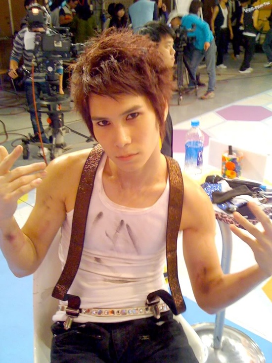 Idol Đ&agrave;i Loan bị tố đạo đức giả trong đ&aacute;m tang vợ 5