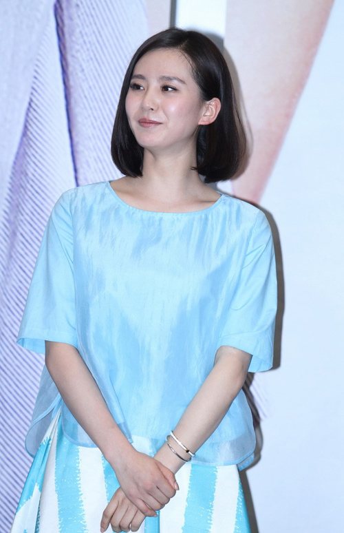 Liễu Nham "hở tr&ecirc;n, xẻ dưới" lấn &aacute;t Lưu Thi Thi 8