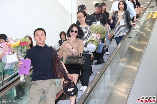 Song Hye Kyo suýt gặp tai nạn vì bị fan "vây" ở Hồng Kông 8