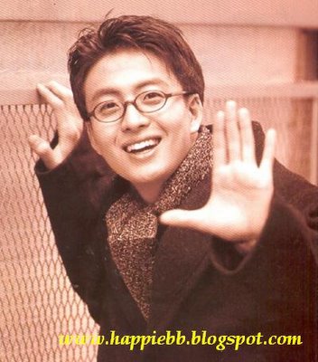 Ảnh quá khứ siêu cute của ông hoàng Kbiz Bae Yong Joon 4