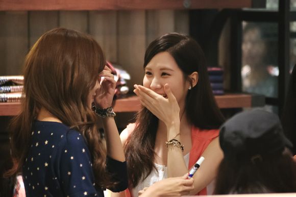 Sooyoung và Seohyun (SNSD) đọ vẻ long lanh trước ống kính 3