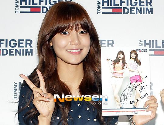 Sooyoung và Seohyun (SNSD) đọ vẻ long lanh trước ống kính 12