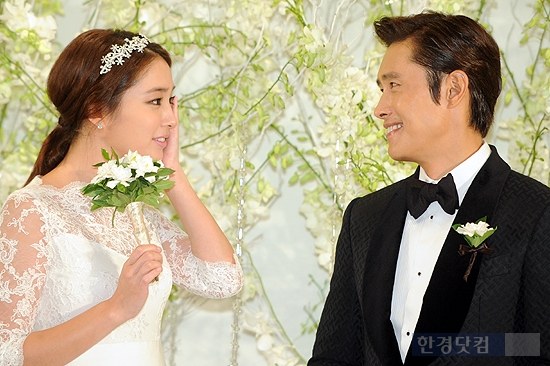 Lee Byung Hun và Lee Min Jung rạng rỡ trong “đám cưới thế kỷ” 14