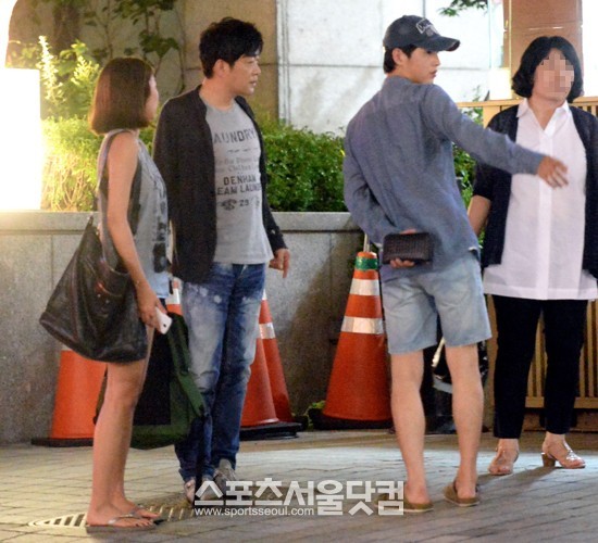 Rộ nghi án Song Joong Ki hẹn hò Son Dambi 1