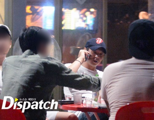 Park Yoochun (JYJ) bị chỉ trích vì hút thuốc nơi công cộng 1