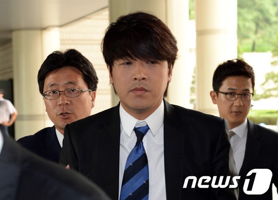 Ryu Si Won bị đề nghị 8 tháng tù giam 3