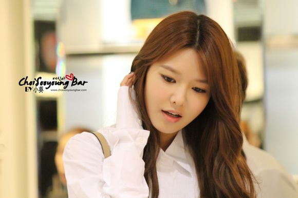 Sooyoung (SNSD) lộ chân "tong teo" 6