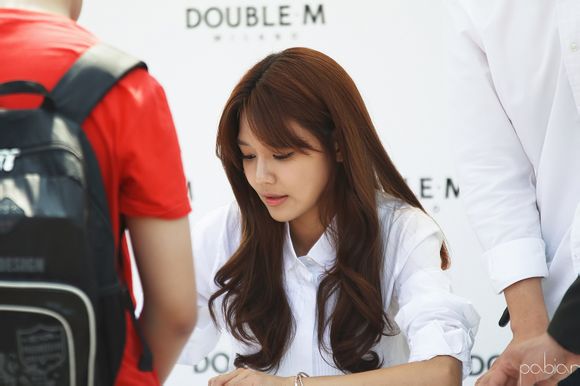 Sooyoung (SNSD) lộ chân "tong teo" 14