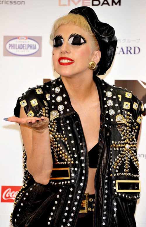 Lady Gaga: 365 ngày đều là Halloween  18
